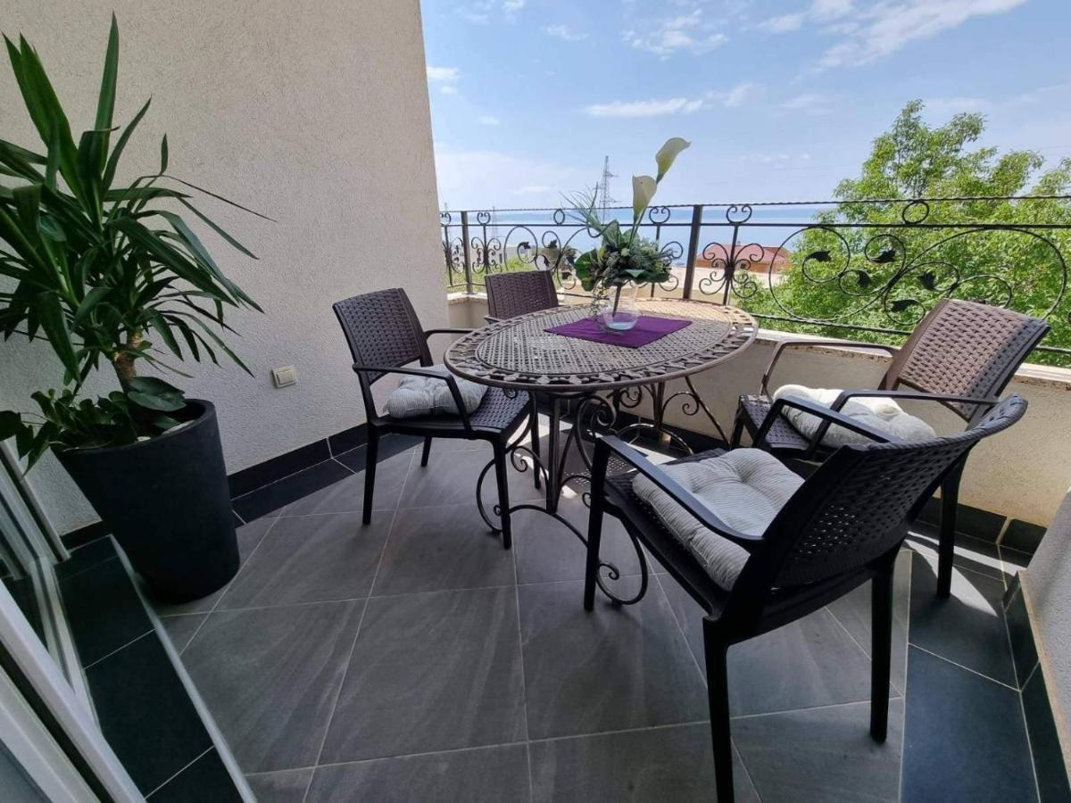 Apartment Tomic 2 Makarska Exterior foto
